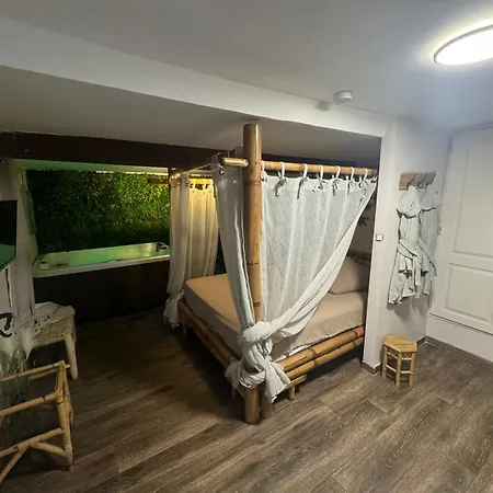L'everest Bed & Breakfast *
